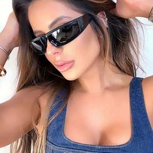 Vente en gros des dernières lunettes de soleil de sport pour hommes, lunettes de soleil rectangulaires de petite taille pour femmes - Product Image 2