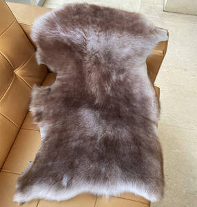 Vente en gros de vêtements en peluche d'hiver doux pour col de vêtements Toscana tissu en fourrure d'agneau pour manteau col et écharpe de chapeau - Product Image 5
