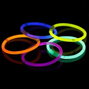8 ayak parlak çubuk kolye ambalaj çocuk fabrika neon parti malzemeleri glow Led bilezik kolye gözlük parti dekoratif parlak çubuk kolye