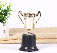Wenzhou Usine Ventes Directes En Plastique Artisanat Étoile Trophée Mini Trophée Prix Maternelle Sport Compétition Prix Trophée Personnalisé