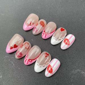 Uñas Postizas de Alta Calidad Hechas a Mano, Venta al por Mayor, Forma Almendrada Corta, Estilo Francés con Detalle de Labios, Reutilizables - Product Image 1