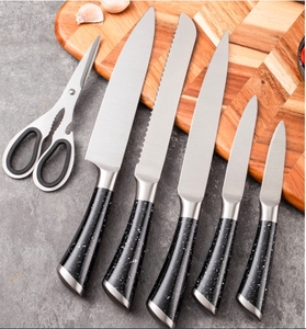 Ensemble de couteaux de chef professionnels 7 pièces avec bloc, lames en acier inoxydable à haute teneur en carbone, poignées en bois ambidextres, couteaux écologiques ultra-résistants - Product Image 2
