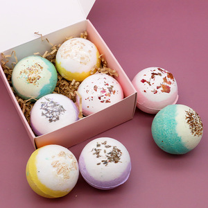 Bombas de Baño de Lavanda Orgánicas Naturales Hechas a Mano, Reducen la Ansiedad, Cuidado de la Piel, Relajantes, Impresas en Serigrafía, Caja de Regalo de 4 Piezas - Product Image 4