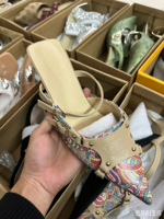 Nouvelles Tendances 2025 – Escarpins Femme à Bride en T, Talons Compensés Ornés de Cristaux – Chaussures Élégantes pour l'Été, les Fêtes, le Bureau et le Quotidien