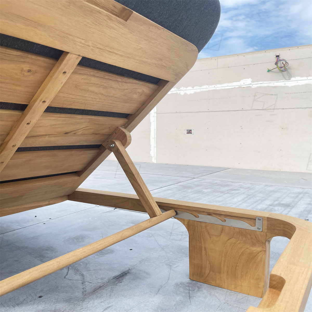 Factory Patio Teak Outdoor Furniture Modern Chaise Garden Furniture Luxury Solid Wooden Beach Sun Lounger