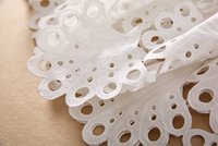 Chemisier en tissu à œillets pour femmes, demi-jupe à volants, ensemble deux pièces, robe blanche en dentelle