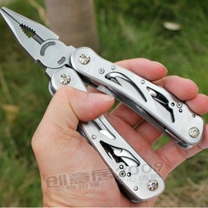 Pince pliante multifonctionnelle 10,5 cm en acier inoxydable, outil de survie en plein air 13 en 1 - Product Image 3