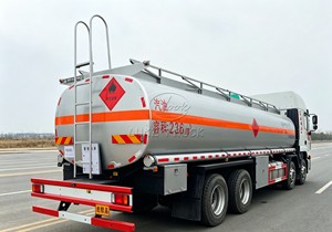 Camion-citerne GENLYON 6x4 Diesel Capacité 31-40T Réservoir 26000-43000L Stockage de produits chimiques Transmission manuelle - Product Image 2