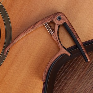 Capo de guitarra de madera, abrazadera universal para ukelele eléctrico acústico, acabado en barniz duradero - Product Image 4