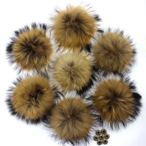 Grande taille 15cm bricolage véritable fourrure de raton laveur pompons boules fourrure de renard <span class=keywords><strong>Pompon</strong></span> pour chapeaux sacs chaussures écharpes accessoires fourrure de raton laveur <span class=keywords><strong>pompon</strong></span> - Product Image 1