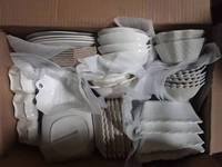 Expédition Rapide Stock de Céramique Blanche Vaisselle en Porcelaine Irrégulière Assiettes et Bols en Céramique Stock Mixte par Boîte Carton