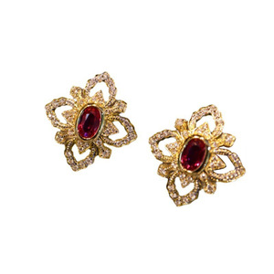 Orecchini a Perno Vintage a Forma di Quadrifoglio per Donne, Eleganti Accessori per l'Orecchio da Indossare Ogni Giorno - Product Image 5