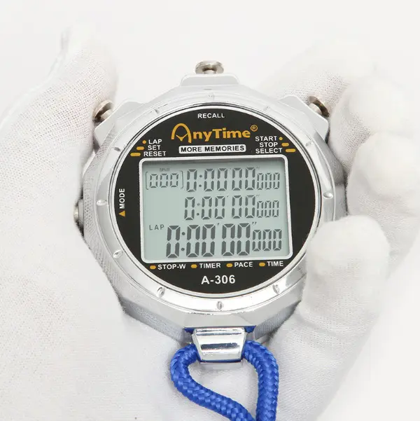 ساعة إيقاف إلكترونية رياضية معدنية متعددة القنوات ساعة إيقاف رياضية صحية عالية الجودة