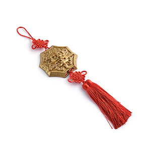 Pendentif en laiton de haute qualité avec nœud chinois, logo personnalisé, fourni directement par l'usine - Product Image 1