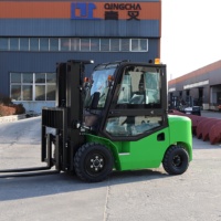 Nouveau chariot élévateur diesel QINGCHA CPC-15 de 3 tonnes avec mât à trois étages, déplaceur latéral électrique et pneus gonflables pour utilisation en extérieur