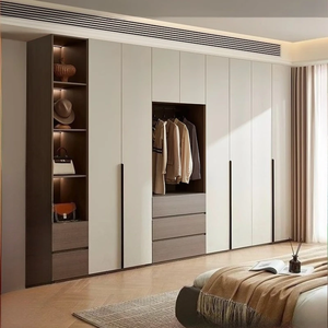 Armoire en bois moderne sur mesure haut de gamme pour intérieurs résidentiels et hôtels, avec tringle à vêtements, tiroirs de rangement et portes battantes de luxe - Product Image 1