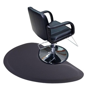 Tapete para Silla de Barbería y Salón 3'x5' x 0.7" Negro Semicircular para Estilistas - Product Image 1