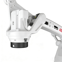 Robot industriel ABB sécurisé avec arrêt d'urgence pour la protection des travailleurs dans les lignes de production