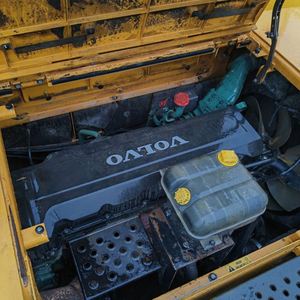 Máquina de excavación de segunda mano Volvo 480 en color original con componentes de motor y bomba Core Volvo a la venta - Product Image 6