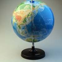 Globe terrestre en plastique de différentes tailles pour l'utilisation en géographie