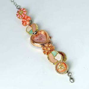 Reloj de Pulsera Acrílico con Dijes Coloridos, Estilo Retro, Tono Dorado, Cuarzo, Ecológico, para Mujer, Uso Diario, Regalo, Joyería - Product Image 4