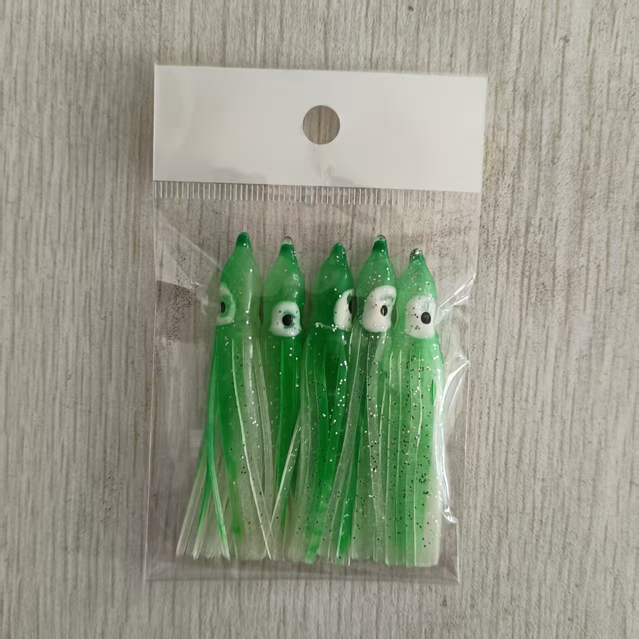 Luminous chapter bait 5 light green and white