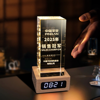 Sinyore Vente en Gros : Souvenir en Verre K9 en Forme de Cube ou de Sphère, Gravure 3D Personnalisée, Base Lumineuse LED, Gravure Laser