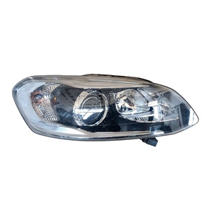 Phare Xénon Adaptatif LED pour <span class=keywords><strong>Volvo</strong></span> <span class=keywords><strong>XC60</strong></span> 2015-<span class=keywords><strong>2018</strong></span> – Qualité OEM, Remplacement de Lampe - Product Image 1