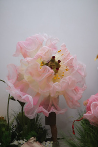 A-272 Flores Decorativas Comerciales para Exhibición, Flores Gigantes de Organza para Decoración de Fondo de Boda y Suministros - Product Image 3