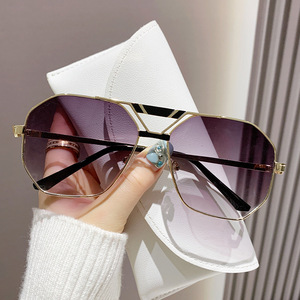 Lunettes de soleil polygonales anti-UV, nouvelle collection haut de gamme, monture creuse, verres dégradés, lunettes de luxe pour homme - Product Image 4