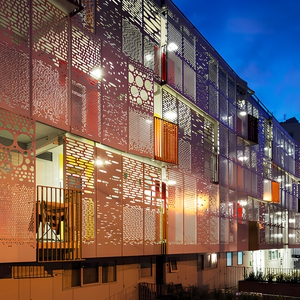 Panneau de façade en aluminium perforé moderne, revêtement mural personnalisé, épaisseur sur mesure pour l'extérieur des bâtiments commerciaux - Product Image 2
