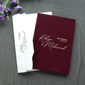 Couverture de carton dur de <span class=keywords><strong>mariage</strong></span> en velours <span class=keywords><strong>bordeaux</strong></span> Carte d'invitation à couverture rigide Papier de texture Feuille d'or Invitation de poche avec enveloppe - Product Image 5