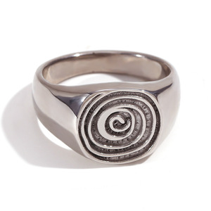 Bague signet gravée avec empreinte digitale, plaquée or PVD, bijoux en acier inoxydable imperméable, bijoux pour femmes - Product Image 3