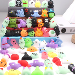 Juguetes blandos de mochi navideños con personajes variados y adorables, juguetes para apretar para niños, recuerdos de fiestas navideñas, rellenos para calcetines navideños - Product Image 3