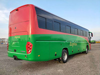 Autocar de luxe ZK6120D1 avec 65 sièges passagers, port de connexion USB et climatisation
