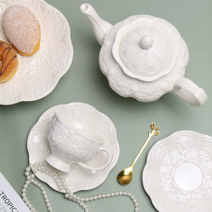 Ensemble de tasses à expresso en porcelaine embossée de style royal de luxe, bouilloire à thé en céramique de haute qualité pour hôtels - Product Image 5