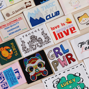 Etiqueta de cuidado tejida de algodón de alta densidad con estampado de logotipo colorido Technics bordados auxiliares para prendas de vestir-Hecho en China - Product Image 2