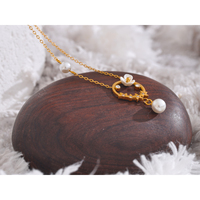 JINYOU 4179 Style coréen en acier inoxydable coquille fleur simulé perle pendentif collier doré étanche tempérament collier