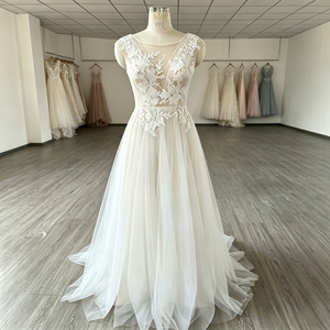 Abito da Sposa Semplice e Leggero <span class=keywords><strong>in</strong></span> <span class=keywords><strong>Tulle</strong></span> <span class=keywords><strong>Trasparente</strong></span> con Pizzo Floreale per Matrimoni all'Aperto, Fotografia di Viaggio, Banchetti e Serate Eleganti - Product Image 5