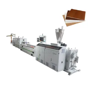 Máquina automática de fabricación de paneles de pared de techo de PVC completo/línea de producción con línea de laminación en línea