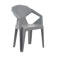 Chaises de salle à manger modernes d'extérieur en gros avec accoudoirs, chaises de restaurant empilables en plastique