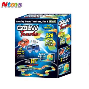 Piste de course lumineuse <span class=keywords><strong>Magic</strong></span> Glow avec 2 voitures lumineuses - Product Image 4