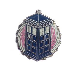 Vente en gros de pin's en émail personnalisés <span class=keywords><strong>Doctor</strong></span> <span class=keywords><strong>Who</strong></span> TARDIS, pin's de revers qui brillent dans le noir, pin's de collection - Product Image 2