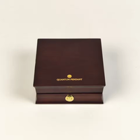 Boîte à monnaie en bois poli avec doublure en velours noir, charnières métalliques, fermeture à pression, logo personnalisé, boîte de présentation de monnaie en bois pour récompense, souvenir, cadeau