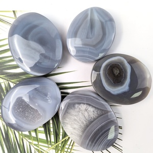 Commercio all'ingrosso naturale <span class=keywords><strong>quarzo</strong></span> lucido cristallo <span class=keywords><strong>grigio</strong></span> agata pietra di palma per la casa decorativi artigianato curativo - Product Image 4