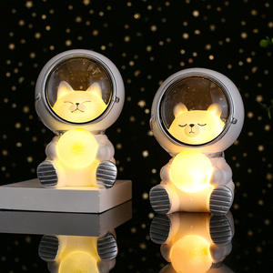 NUEVA Lámpara Nocturna LED Creativa Galax Guardian, Linda Lámpara de Astronauta con Diseño de Mascota y Luna, Decorativa para Dormitorio, Juguete para Bebés y Niños, Regalo - Product Image 3