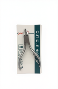 Pince à cuticules Yao 12,5 mm à lames plates en acier inoxydable, outil professionnel pour ongles, pour usage adulte, style simple, sous blister. - Product Image 1