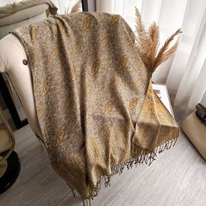 Scialle 2025 nuovo lusso in Cashmere Cashmere donna etnico Paisley nappa Jacquard sciarpa calda per l'autunno Hijab grande frangia pronta per la spedizione - Product Image 5