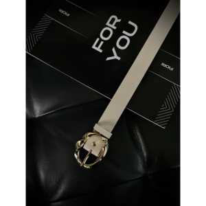 Cinturón de Mujer con Hebilla Dorada Asimétrica, Hebilla de Aleación, Accesorio de Moda en Cuero PU - Product Image 2