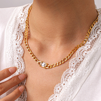 H&C HOT Collier chaîne Figaro en acier inoxydable plaqué or PVD 18K, anti-ternissement, avec pendentif carré unique en zircon cubique, pour femme